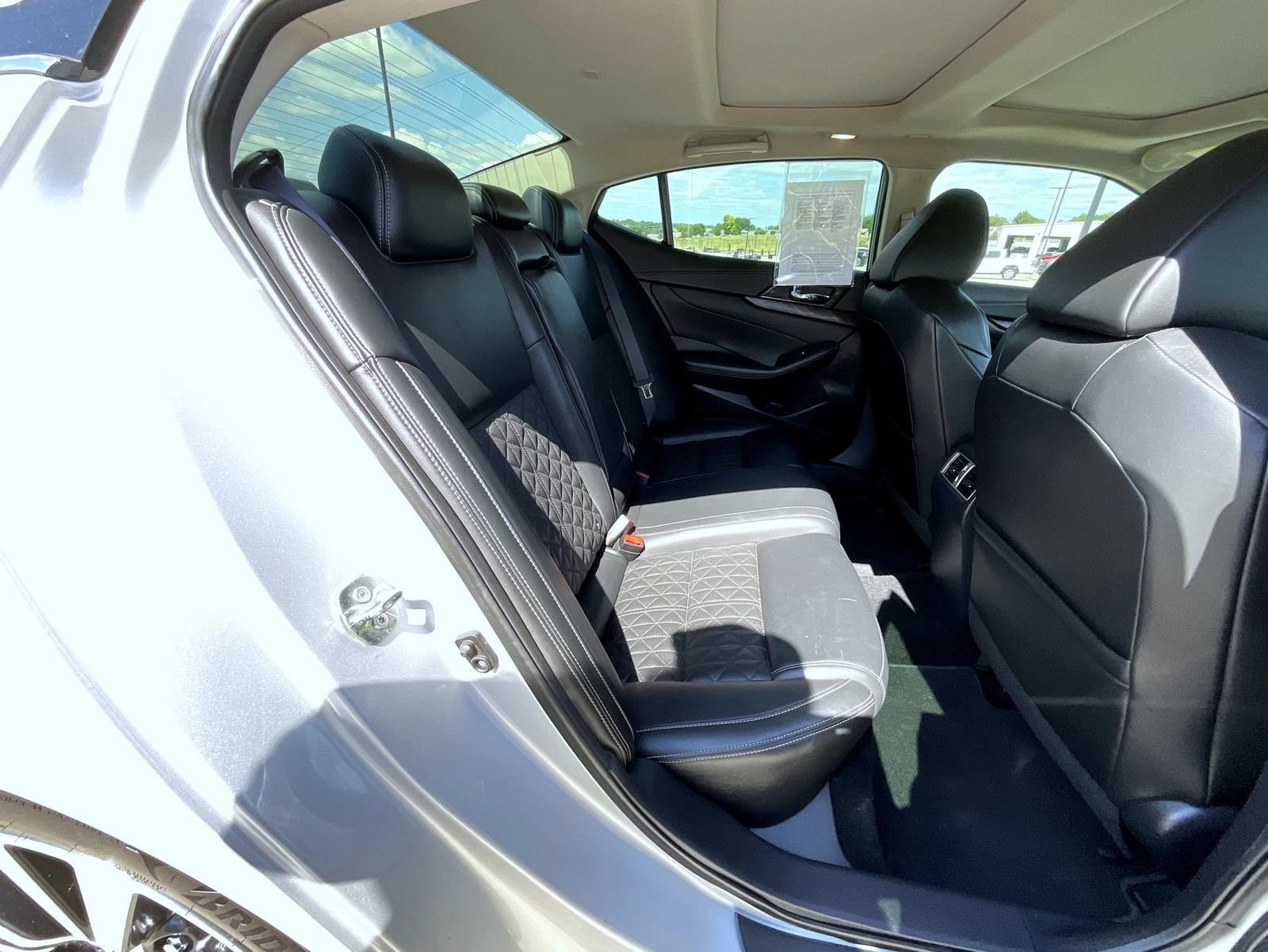 Used 2017 Nissan Maxima Platinum FWD image 19