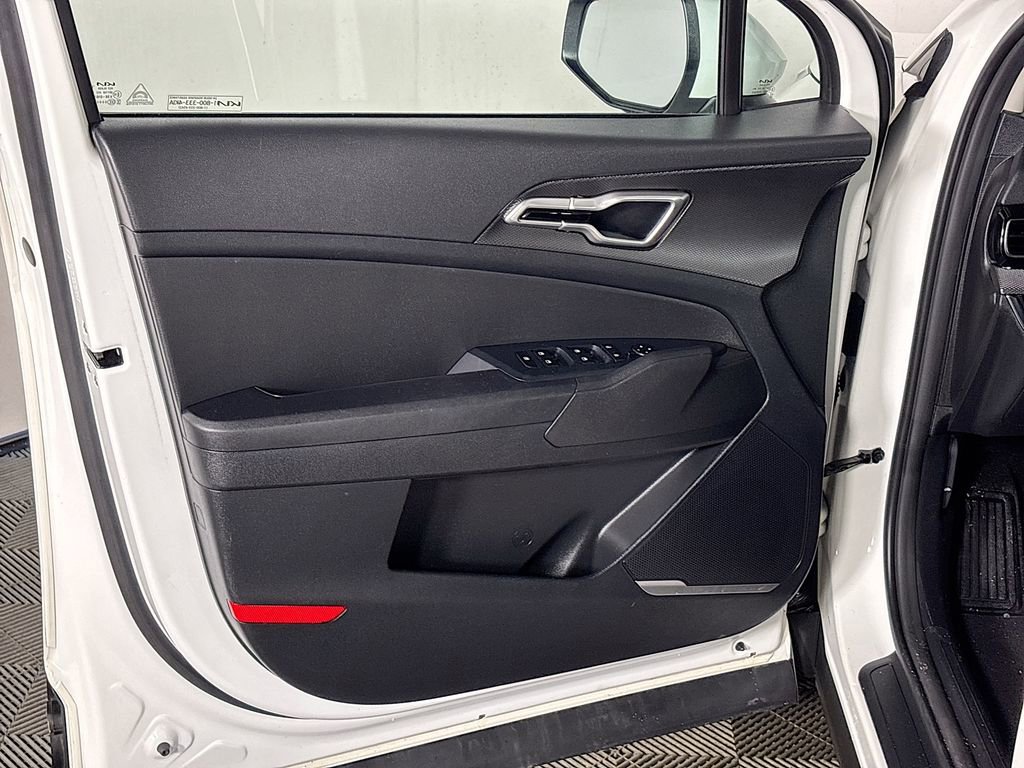 Certified 2023 Kia Sportage LX image 11