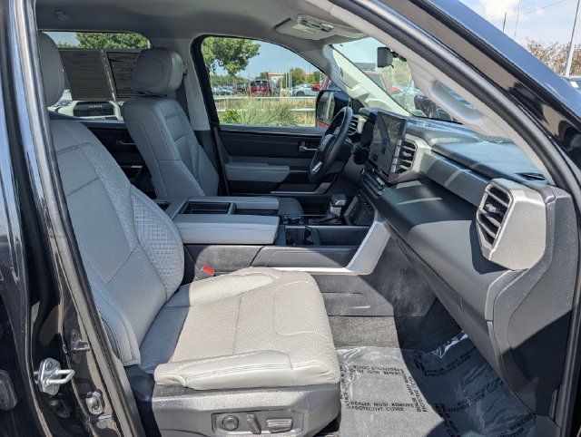 Used 2024 Toyota Tundra Limited AWD/4WD image 34