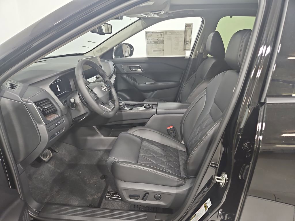 New 2026 Nissan Rogue Platinum image 9