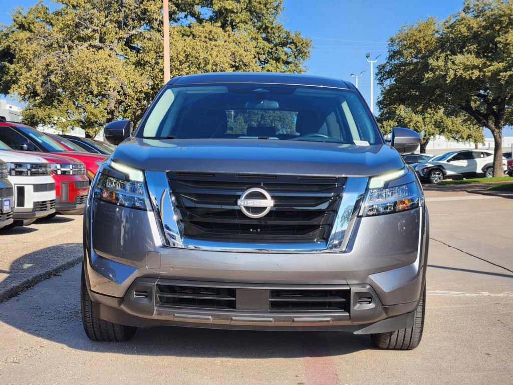 Used 2022 Nissan Pathfinder S w/ Cargo Package image 2