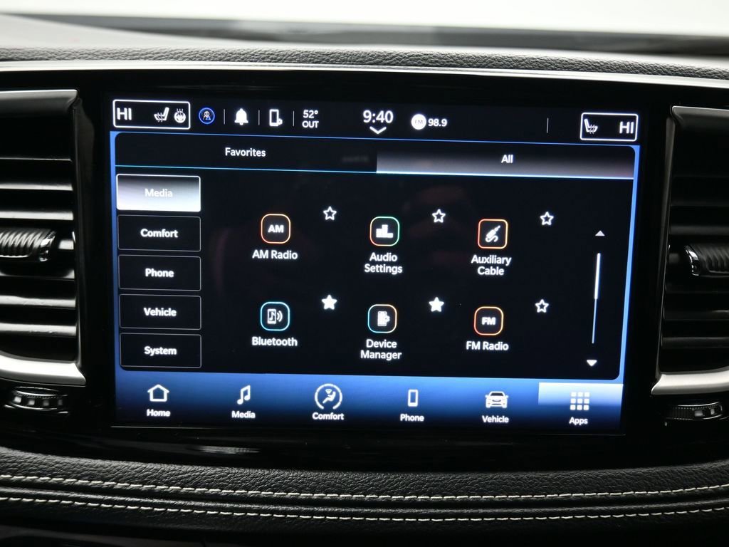 Used 2024 Chrysler Pacifica Touring image 18