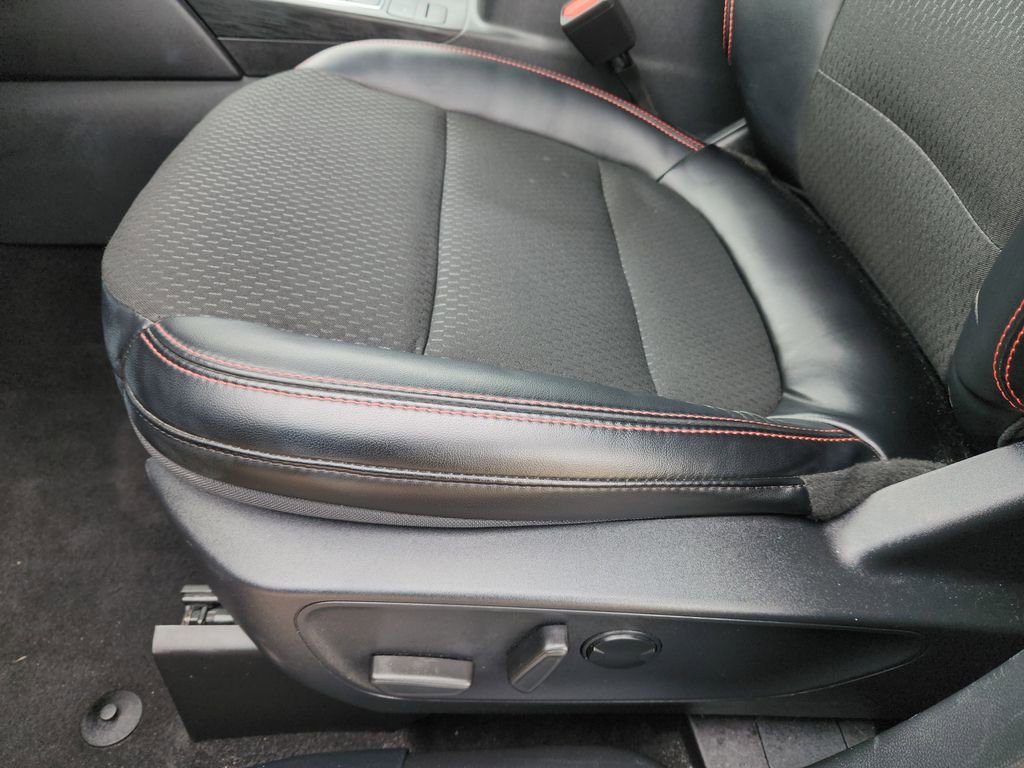 Used 2025 Ford Escape ST-Line image 31