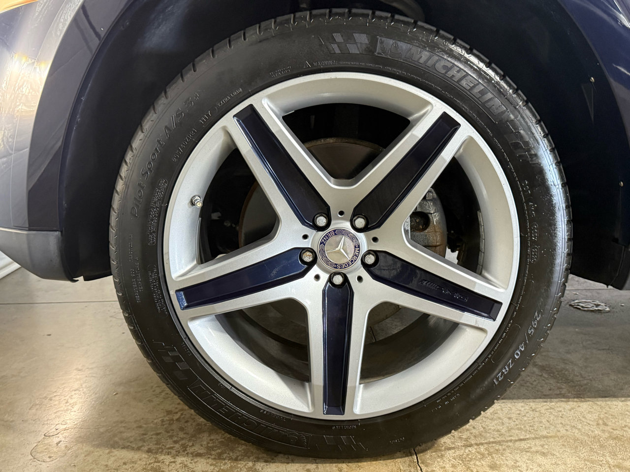 Used 2010 Mercedes-Benz GL 550 4MATIC image 39