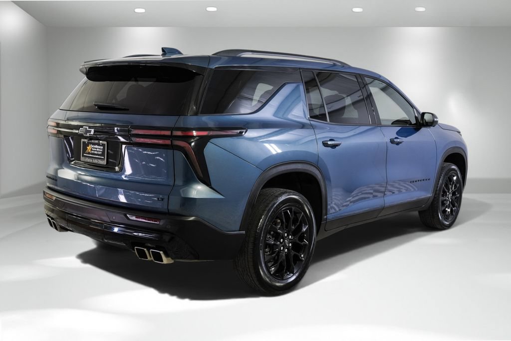 Used 2024 Chevrolet Traverse LT w/ Midnight/Sport Edition FWD image 6