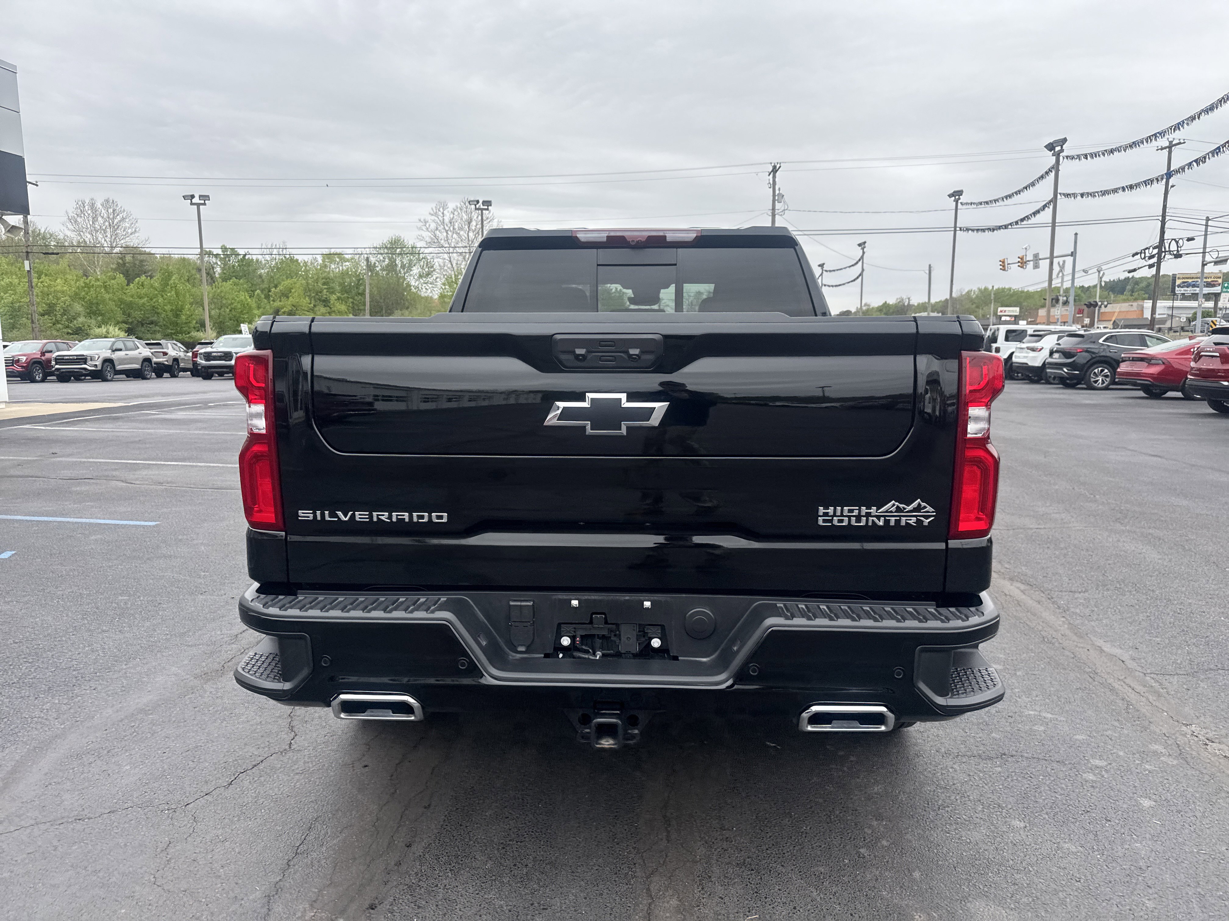 Used 2025 Chevrolet Silverado 1500 High Country w/ Technology Package AWD/4WD image 4