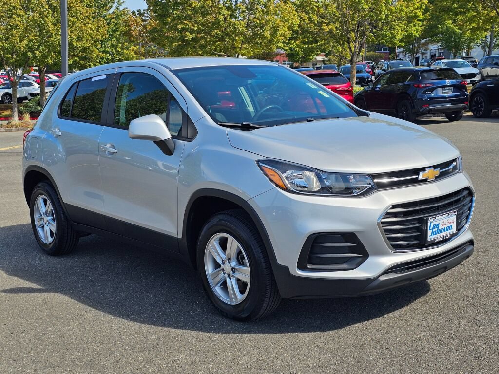 Used 2020 Chevrolet Trax LS w/ Tint and Cruise Package AWD/4WD image 3