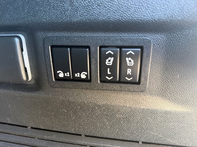 Used 2021 GMC Yukon Denali AWD/4WD image 18