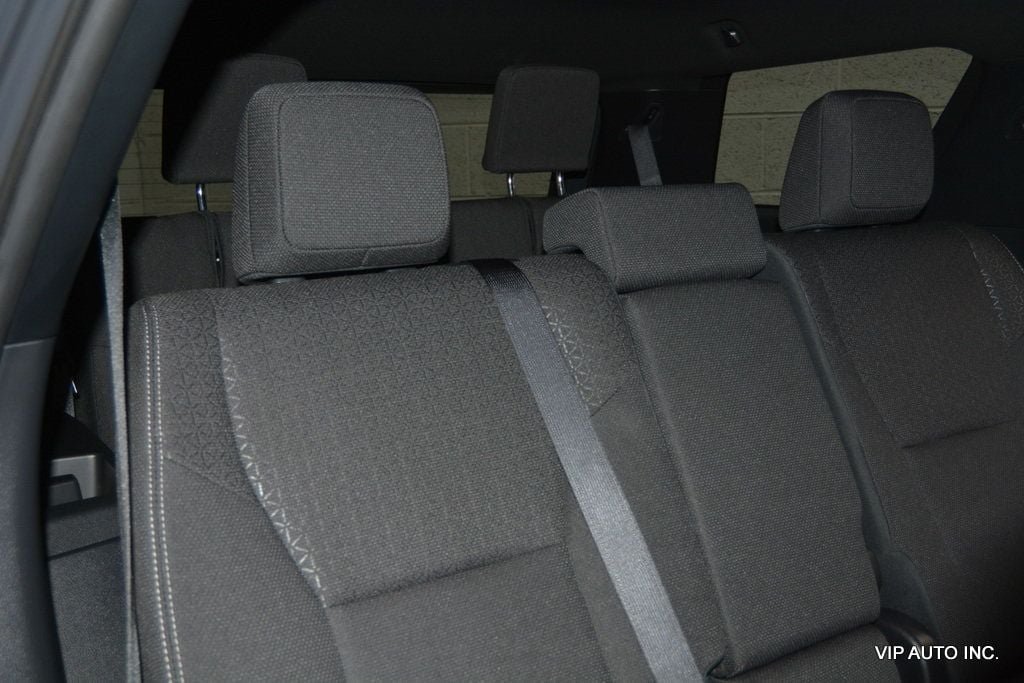 Used 2025 Toyota 4Runner SR5 AWD/4WD image 26