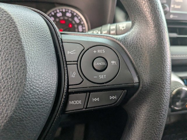 Used 2021 Toyota RAV4 XLE w/ Convenience Package FWD image 29
