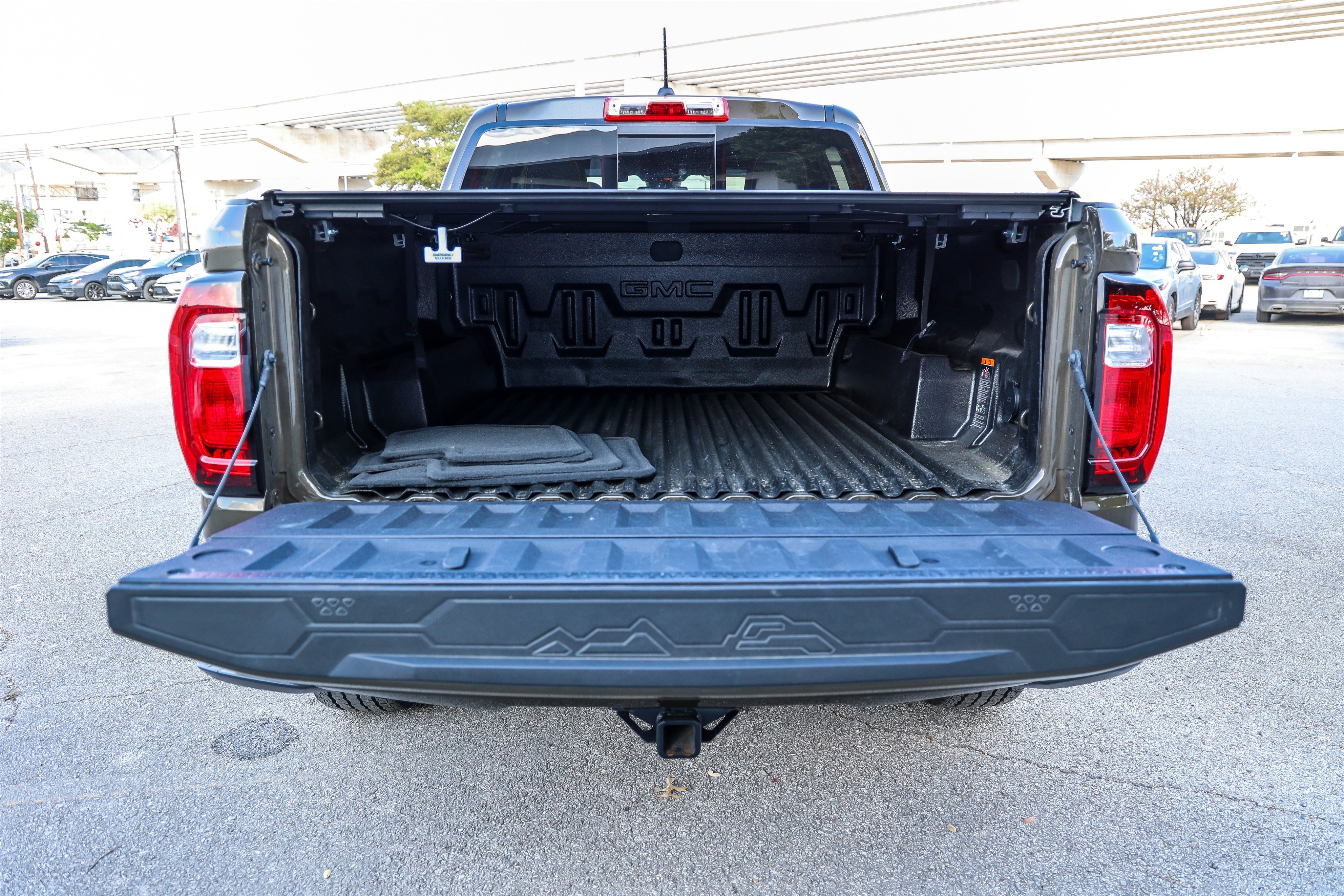 Used 2025 GMC Canyon AT4 w/ AT4 Premium Package image 13