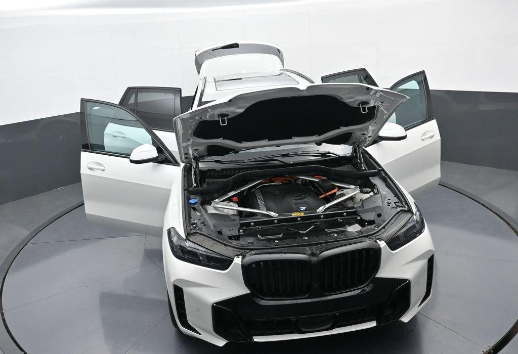 Used 2024 BMW X5 xDrive50e w/ Executive Package AWD/4WD image 40