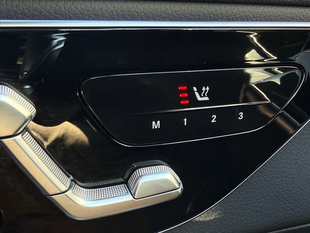 Used 2025 Mercedes-Benz GLC 300 image 14