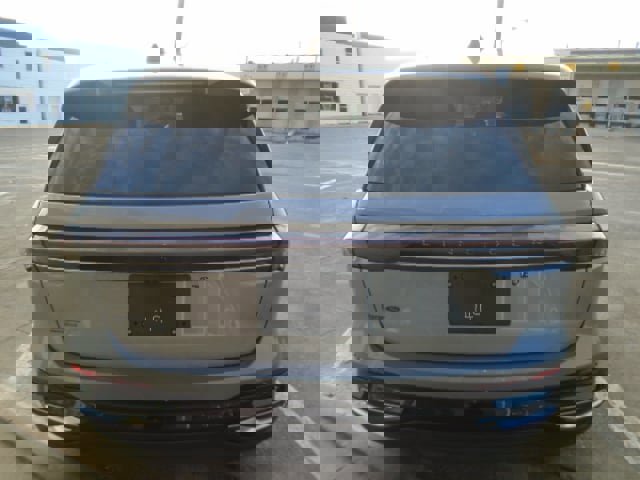 Used 2025 Lincoln Nautilus Premier image 5