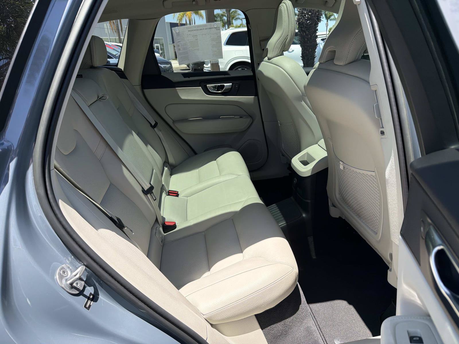 Certified 2023 Volvo XC60 T8 Plus AWD/4WD image 24