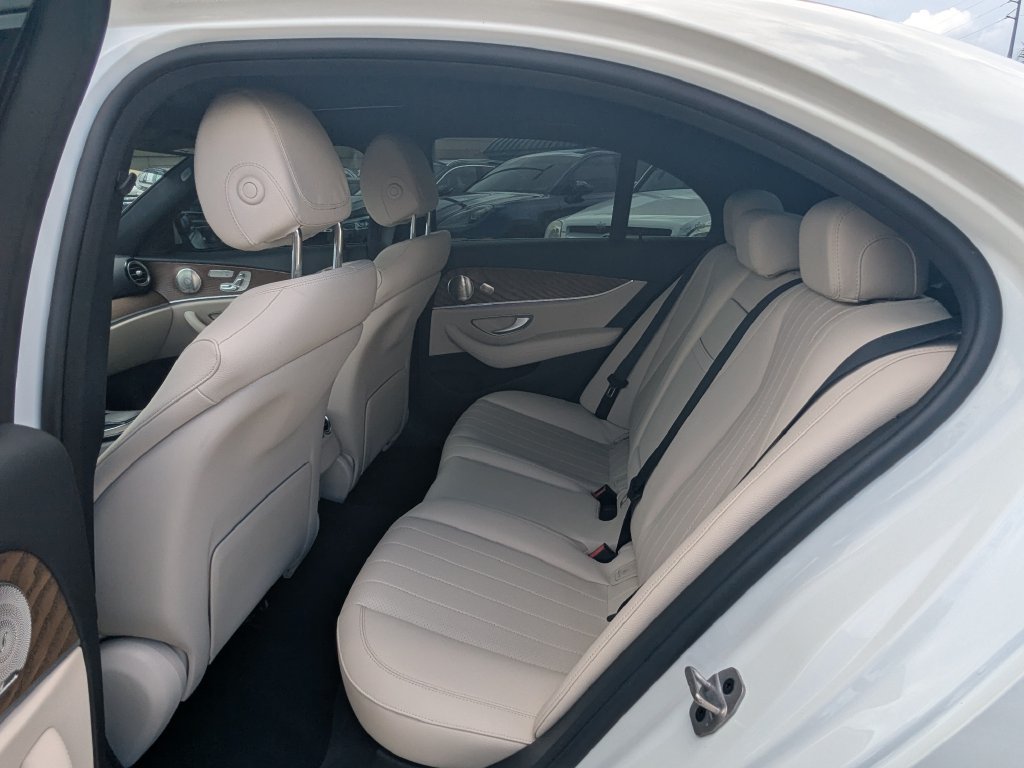 Used 2023 Mercedes-Benz E 350 4MATIC Sedan image 25