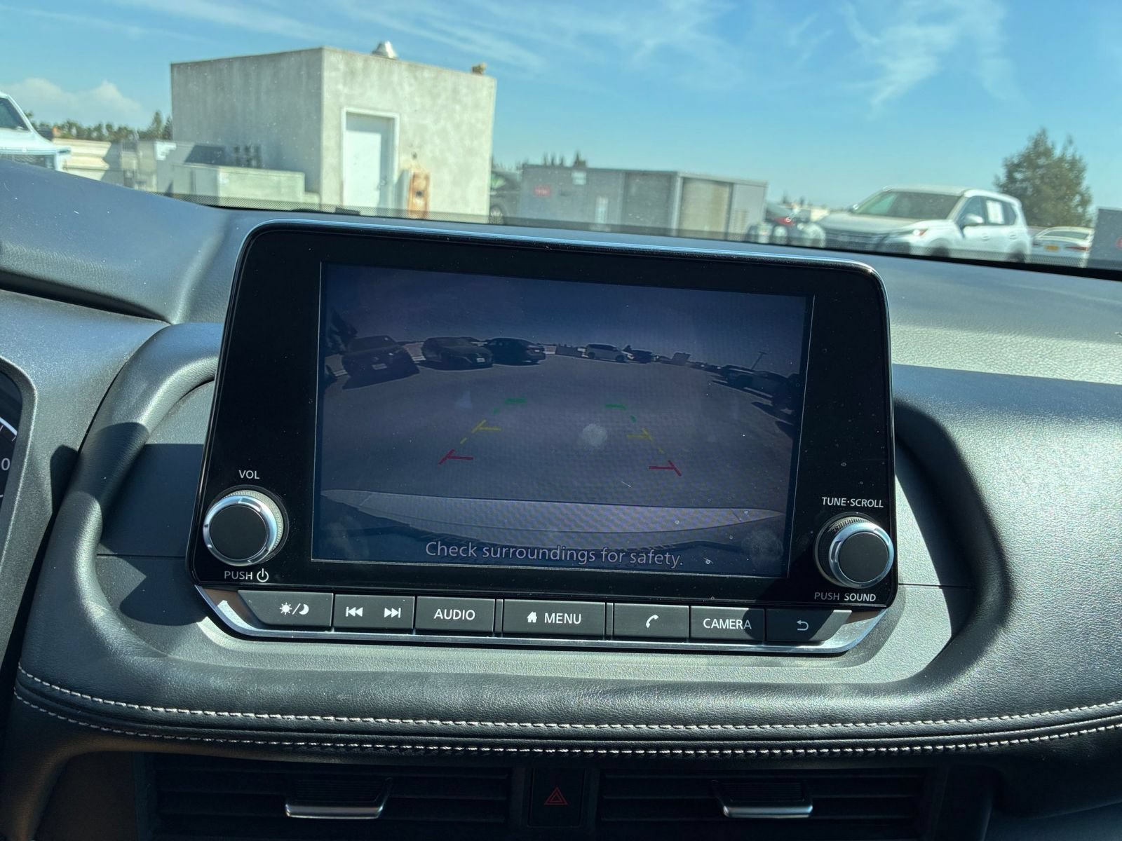 Used 2025 Nissan Rogue SV FWD image 25