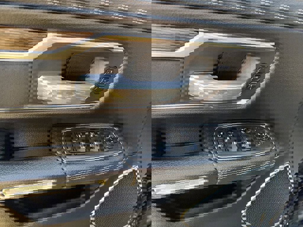 Used 2019 RAM 1500 Laramie image 15