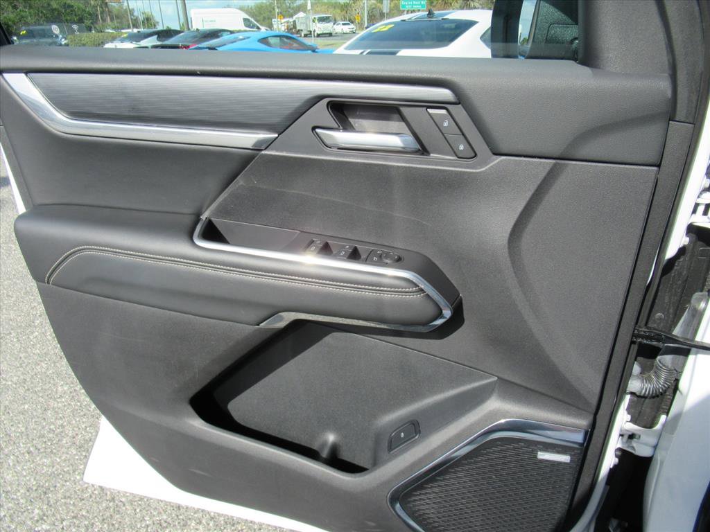 Used 2025 GMC Acadia Elevation FWD image 18