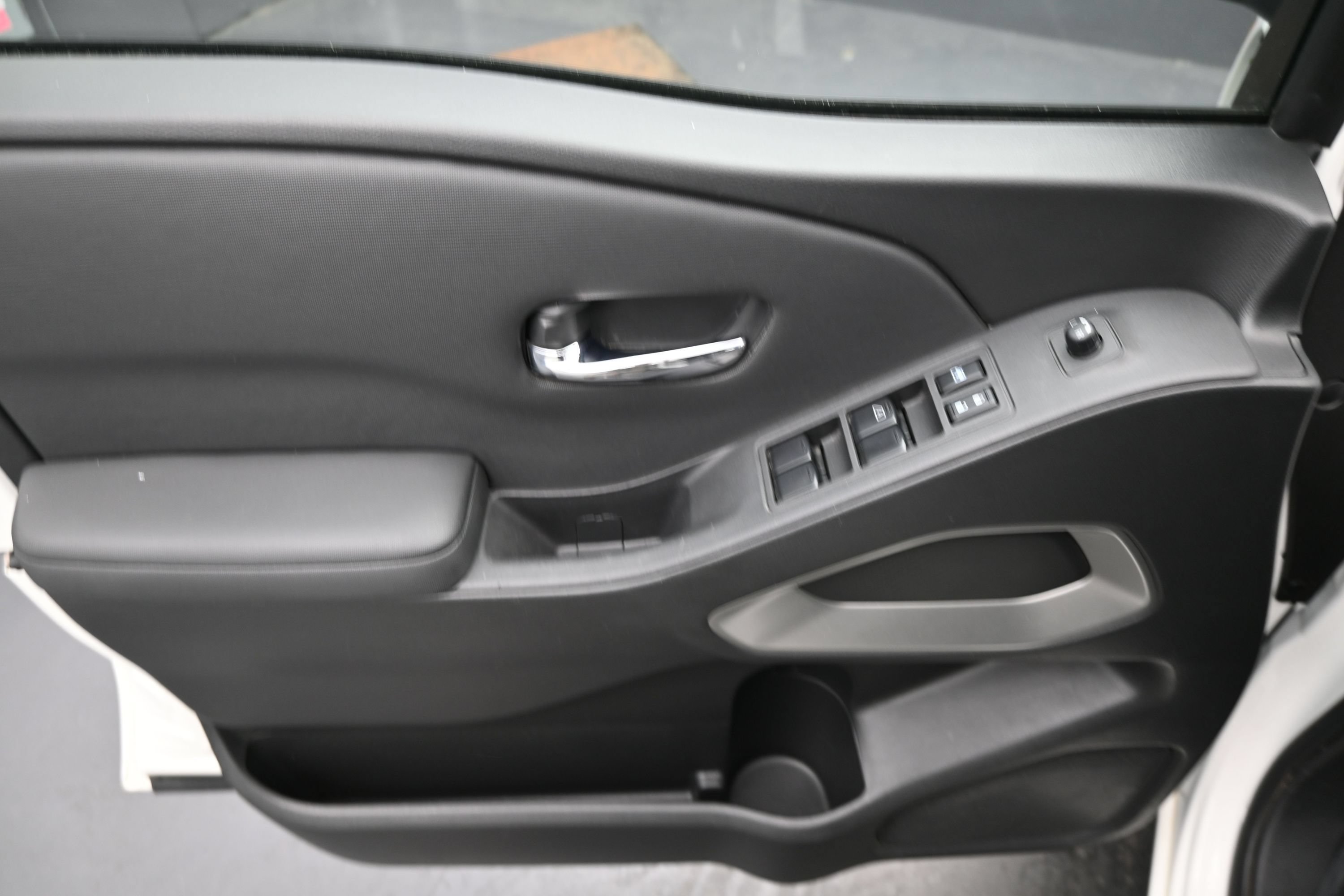 Used 2024 Nissan Frontier SV RWD image 12
