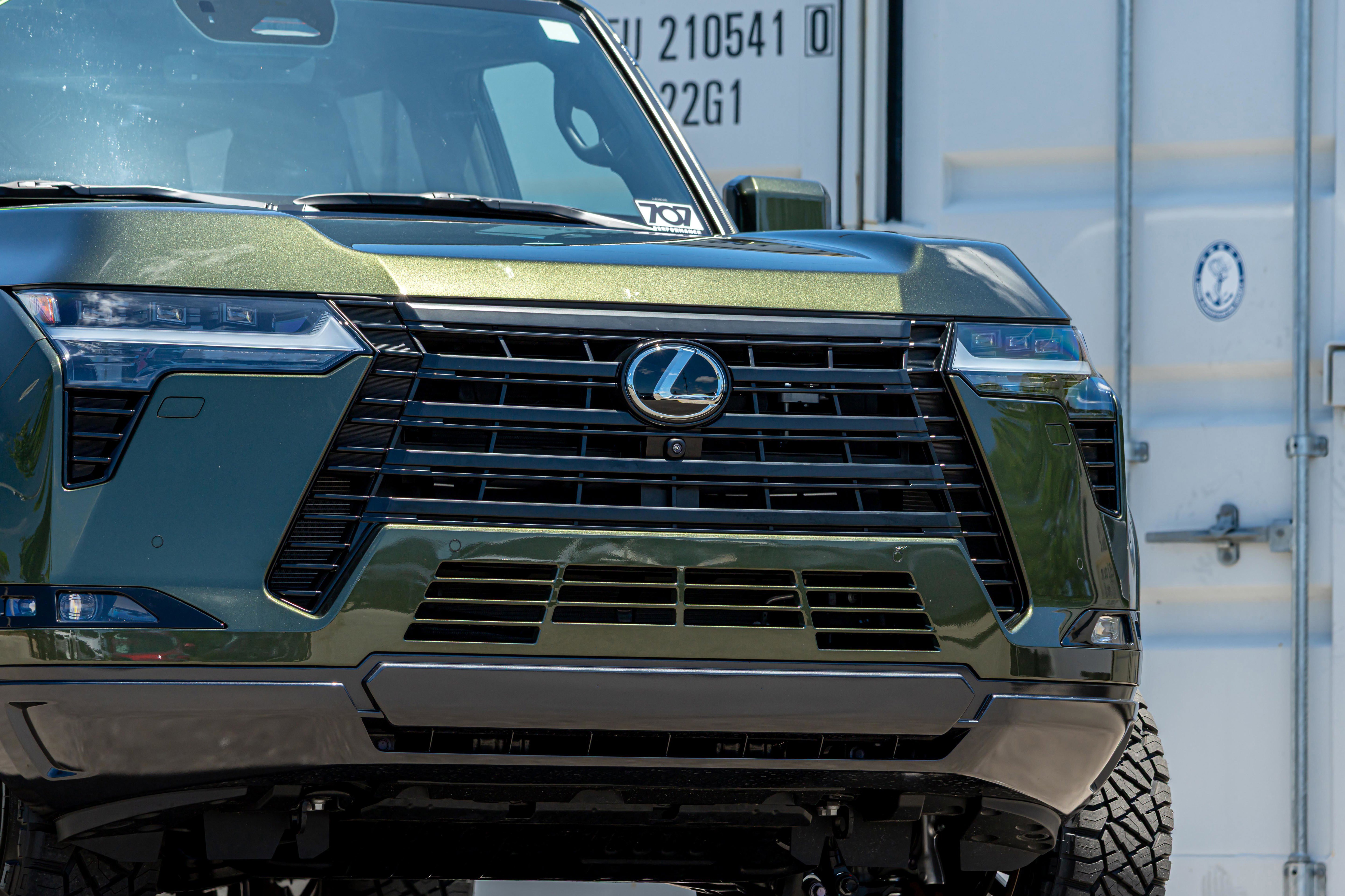 Used 2025 Lexus GX 550 w/ Accessory Package (Z1) AWD/4WD image 9