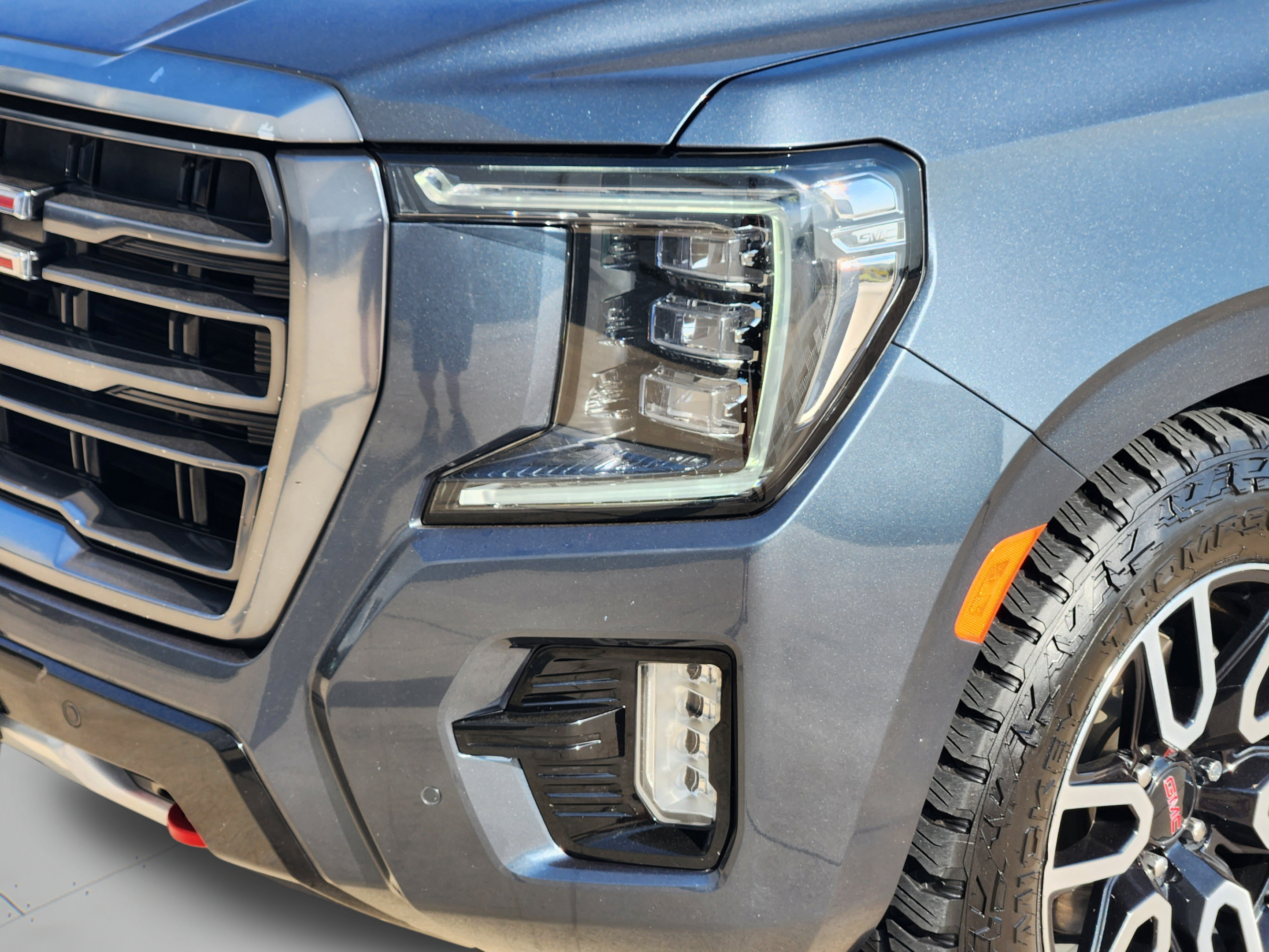 Used 2021 GMC Yukon XL AT4 w/ AT4 Premium Plus Package AWD/4WD image 33
