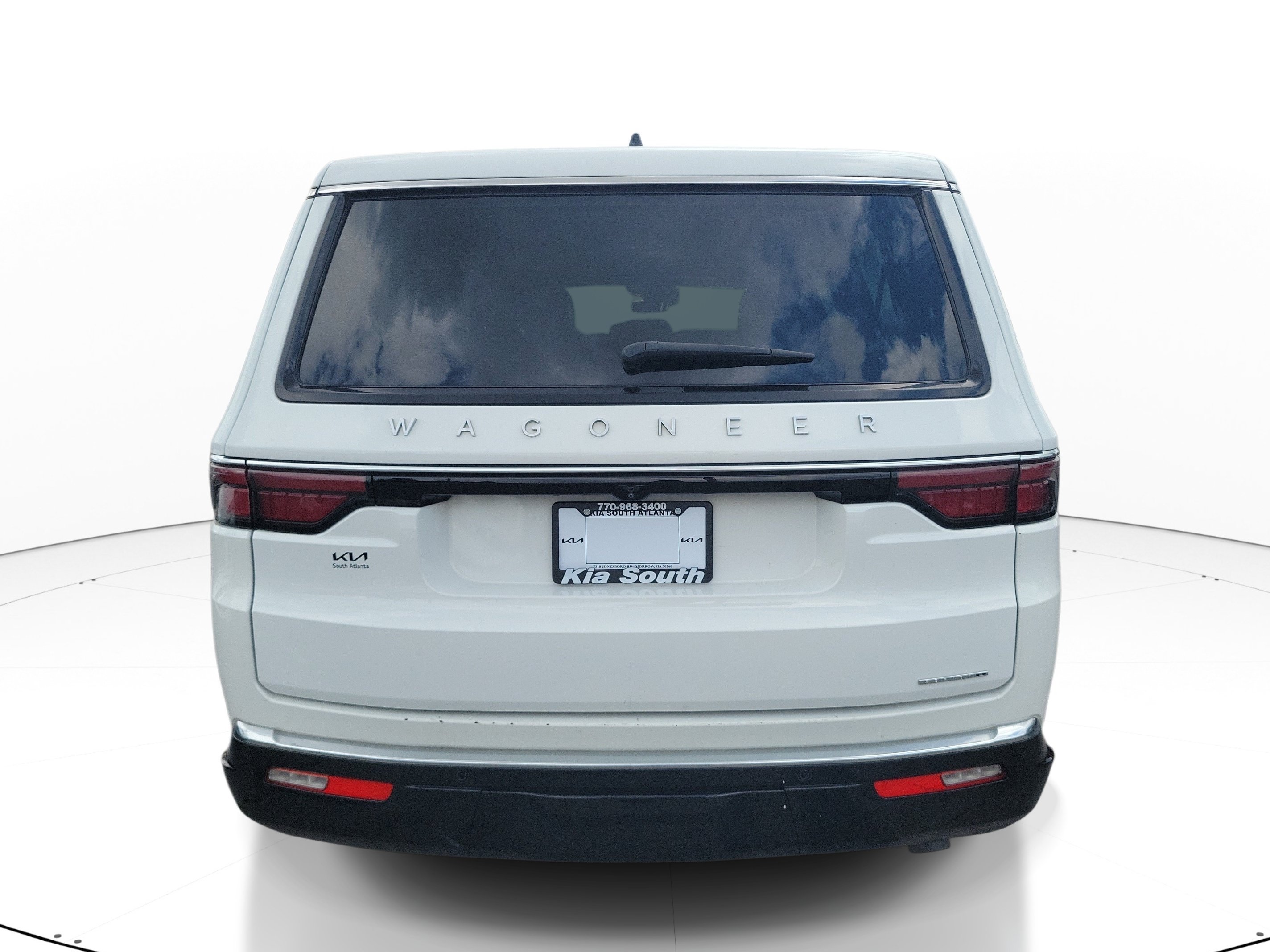 Used 2024 Jeep Wagoneer L Series II RWD image 5