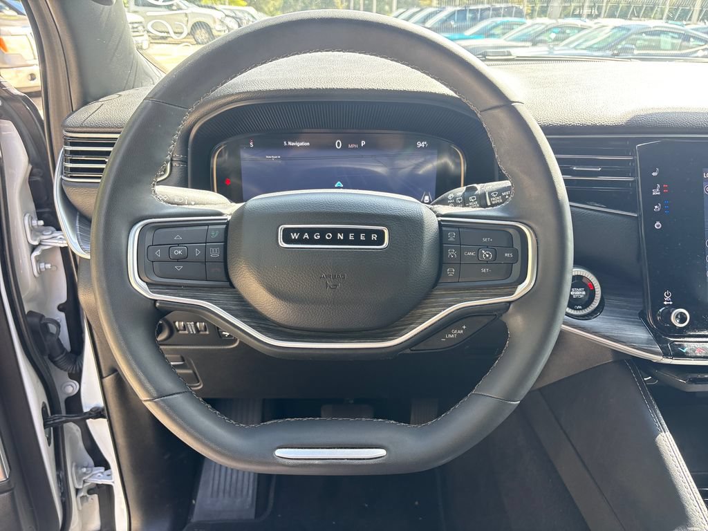 Used 2024 Jeep Wagoneer L Series II w/ Flexible Seating Group RWD image 15