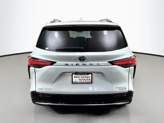 Used 2022 Toyota Sienna Platinum AWD/4WD image 6