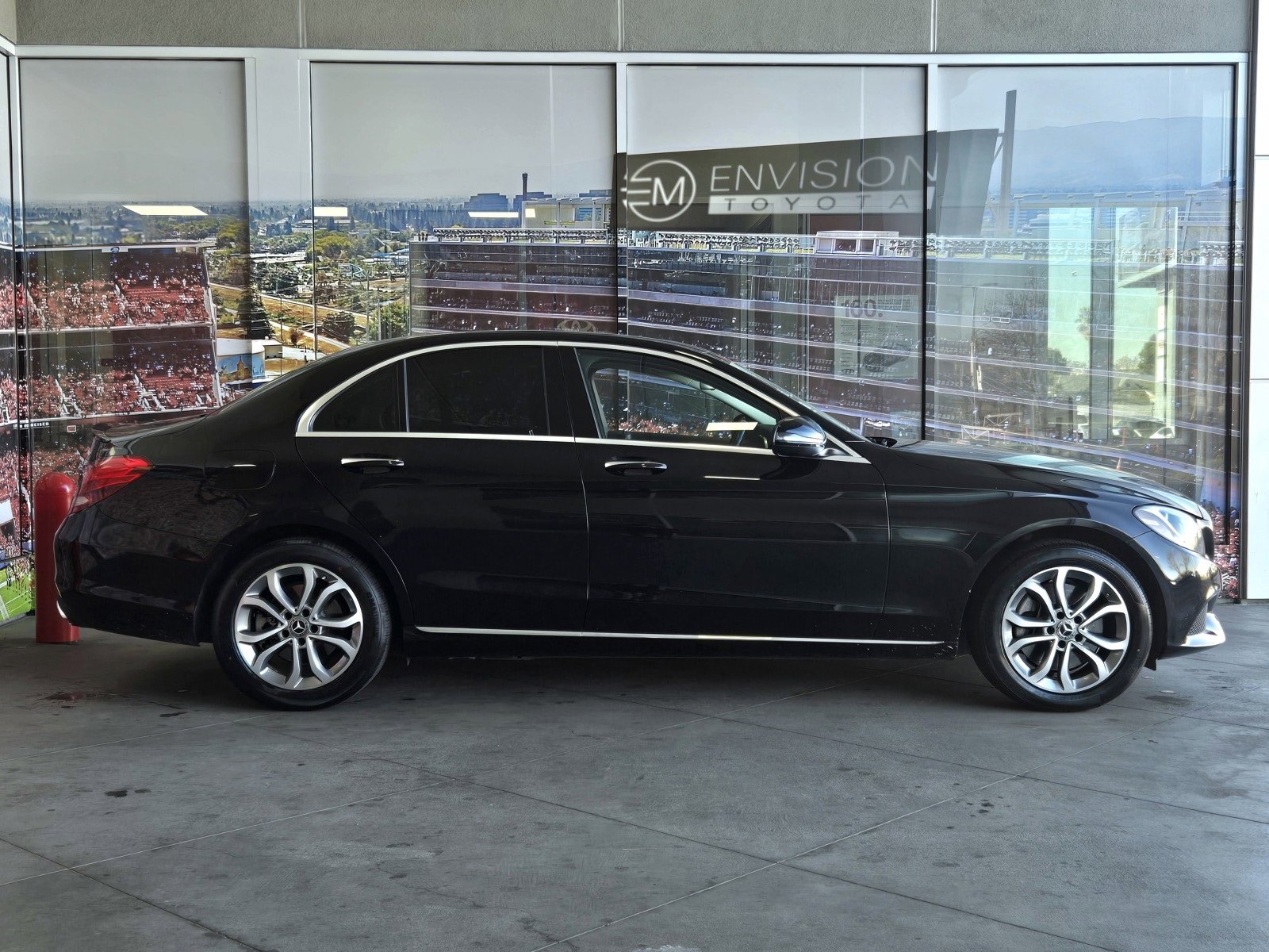 Used 2018 Mercedes-Benz C 300 4MATIC Sedan image 4