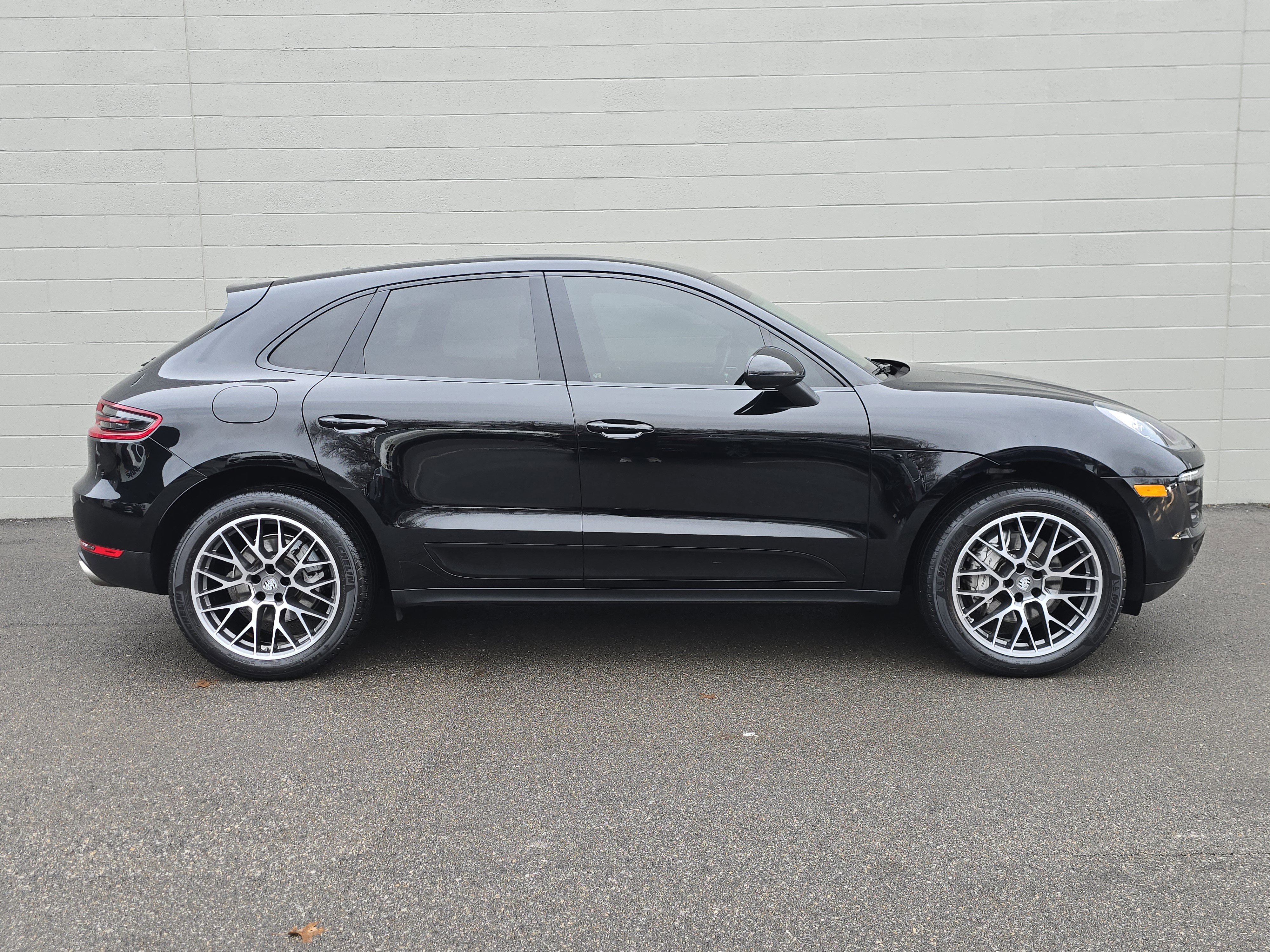 Used 2018 Porsche Macan S image 10