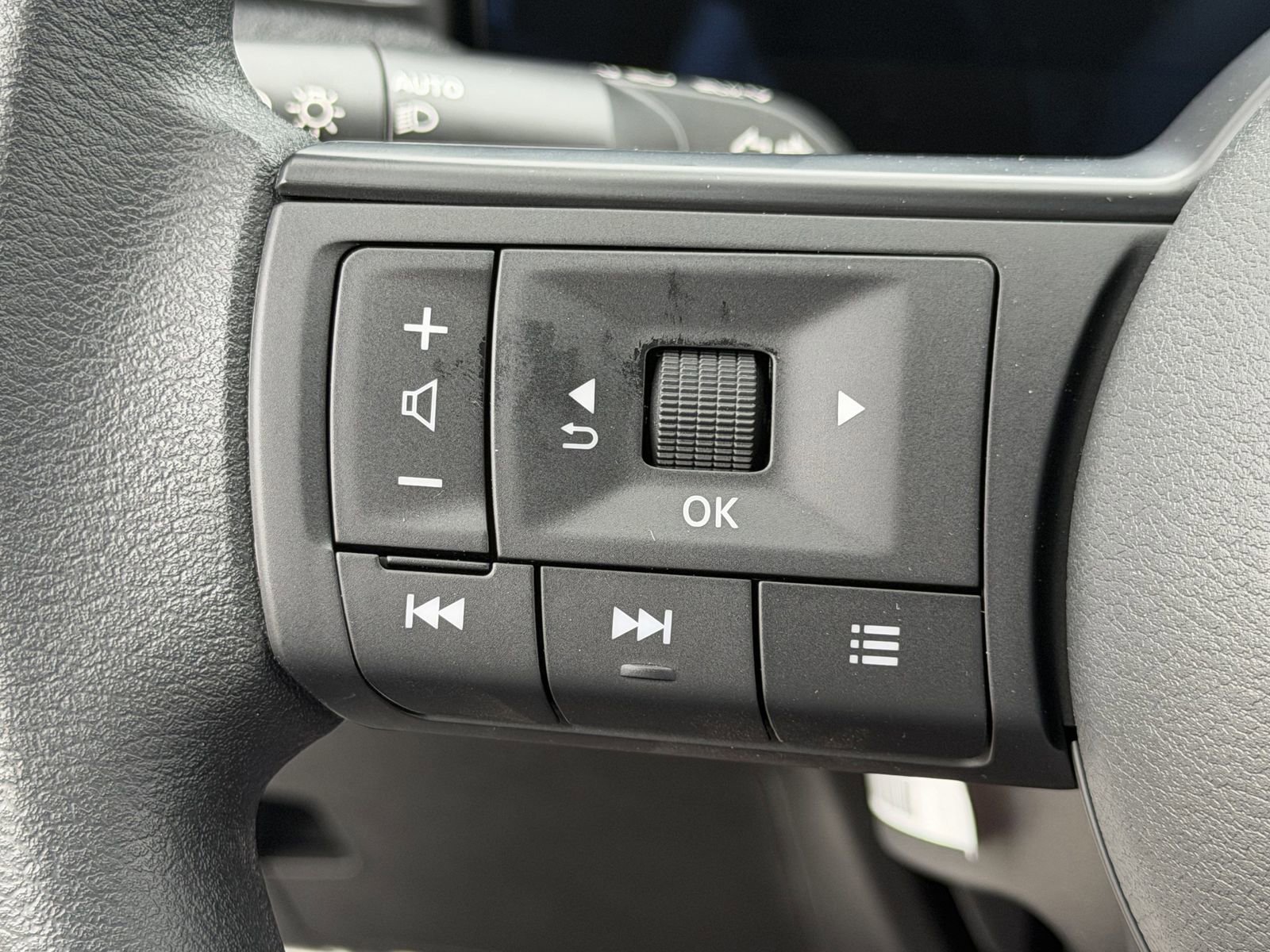 New 2026 Nissan Kicks S FWD image 9