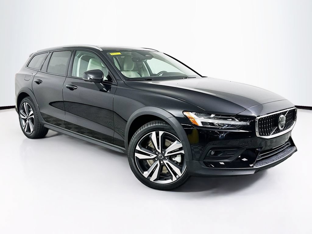Used 2026 Volvo V60 B5 Cross Country Plus w/ Protection Package Premier AWD/4WD image 2