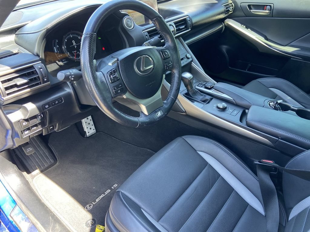 Used 2020 Lexus IS 300 F Sport w/ Blackline Edition RWD image 6
