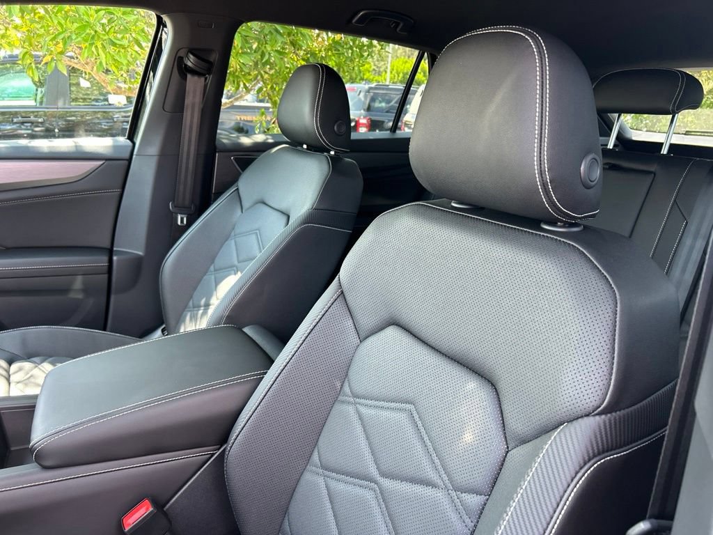 New 2026 Volkswagen Atlas Cross Sport SE FWD image 21