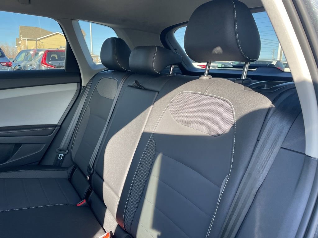 Used 2024 Volkswagen Taos SE image 30