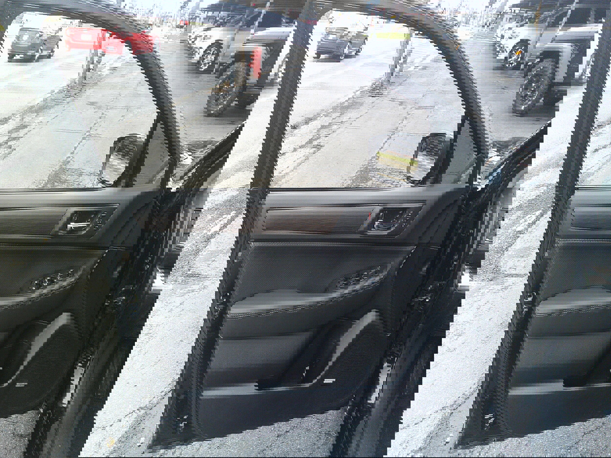 Used 2017 Subaru Legacy 3.6R Limited image 16