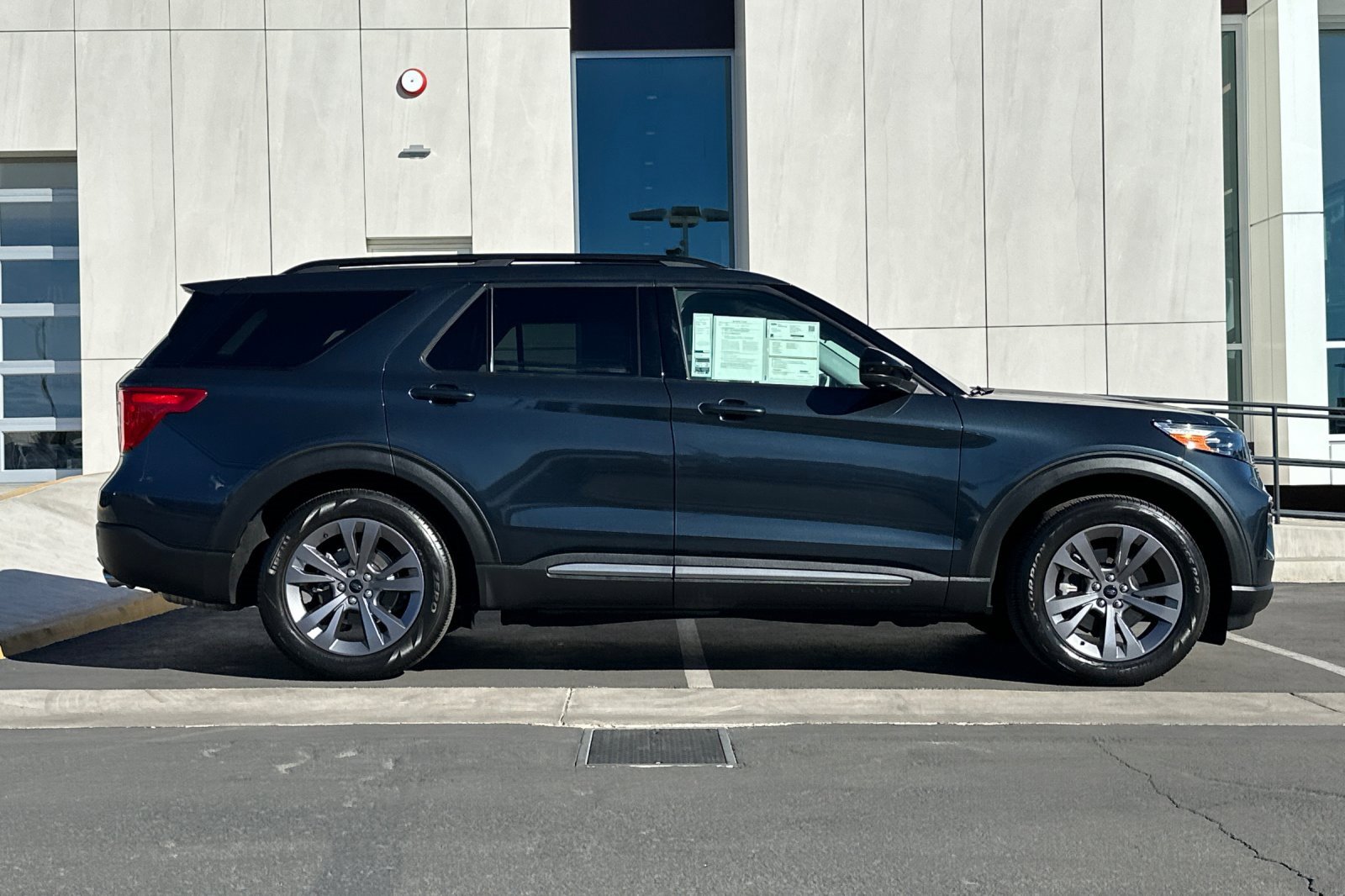 Certified 2022 Ford Explorer XLT w/ Equipment Group 202A image 2