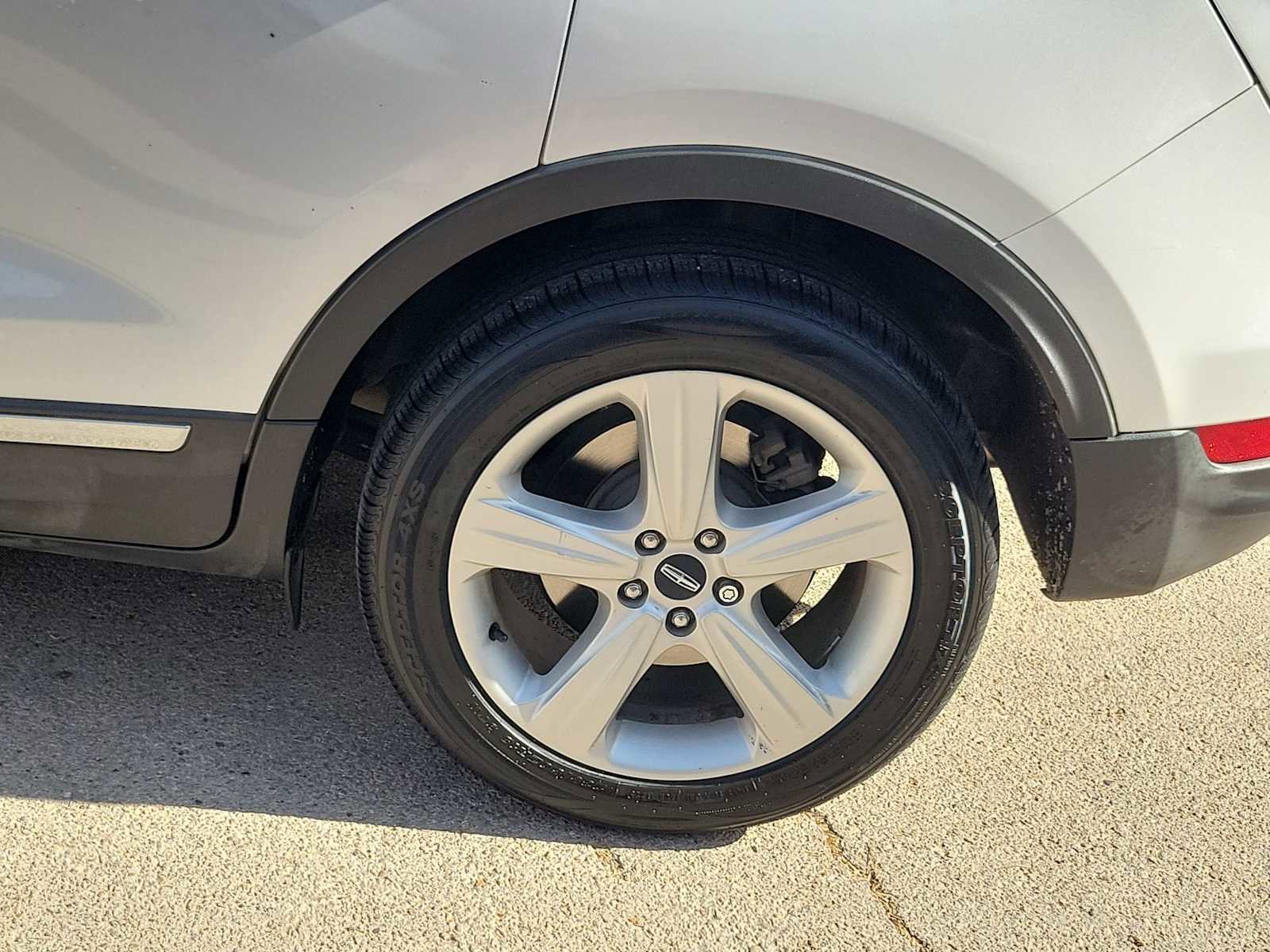 Used 2017 Lincoln MKC Premiere image 8