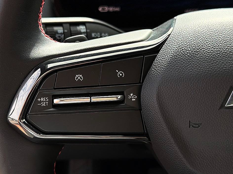 Used 2025 Chevrolet Equinox EV RS FWD image 15