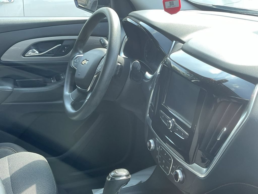 Used 2018 Chevrolet Traverse LS FWD image 11