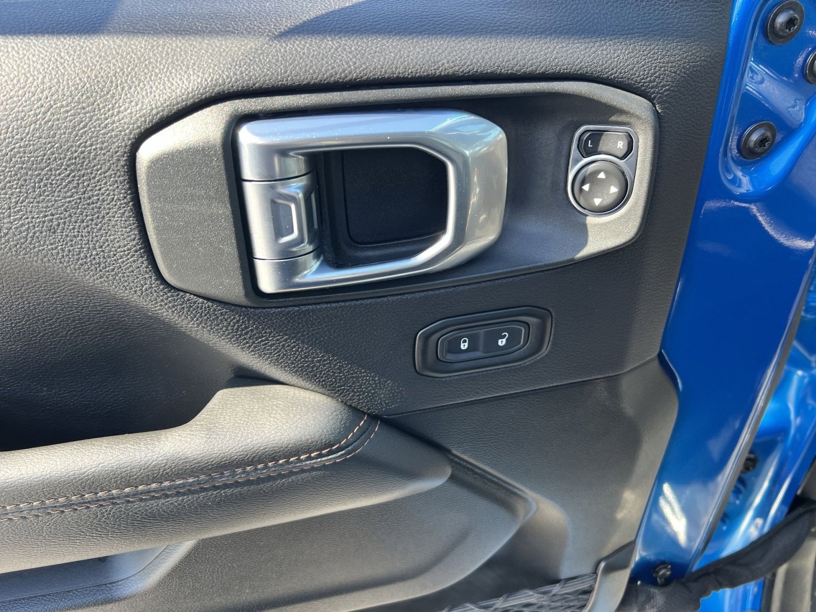 Used 2023 Jeep Wrangler Unlimited Rubicon 392 w/ Xtreme Recon 35" Tire Package AWD/4WD image 14