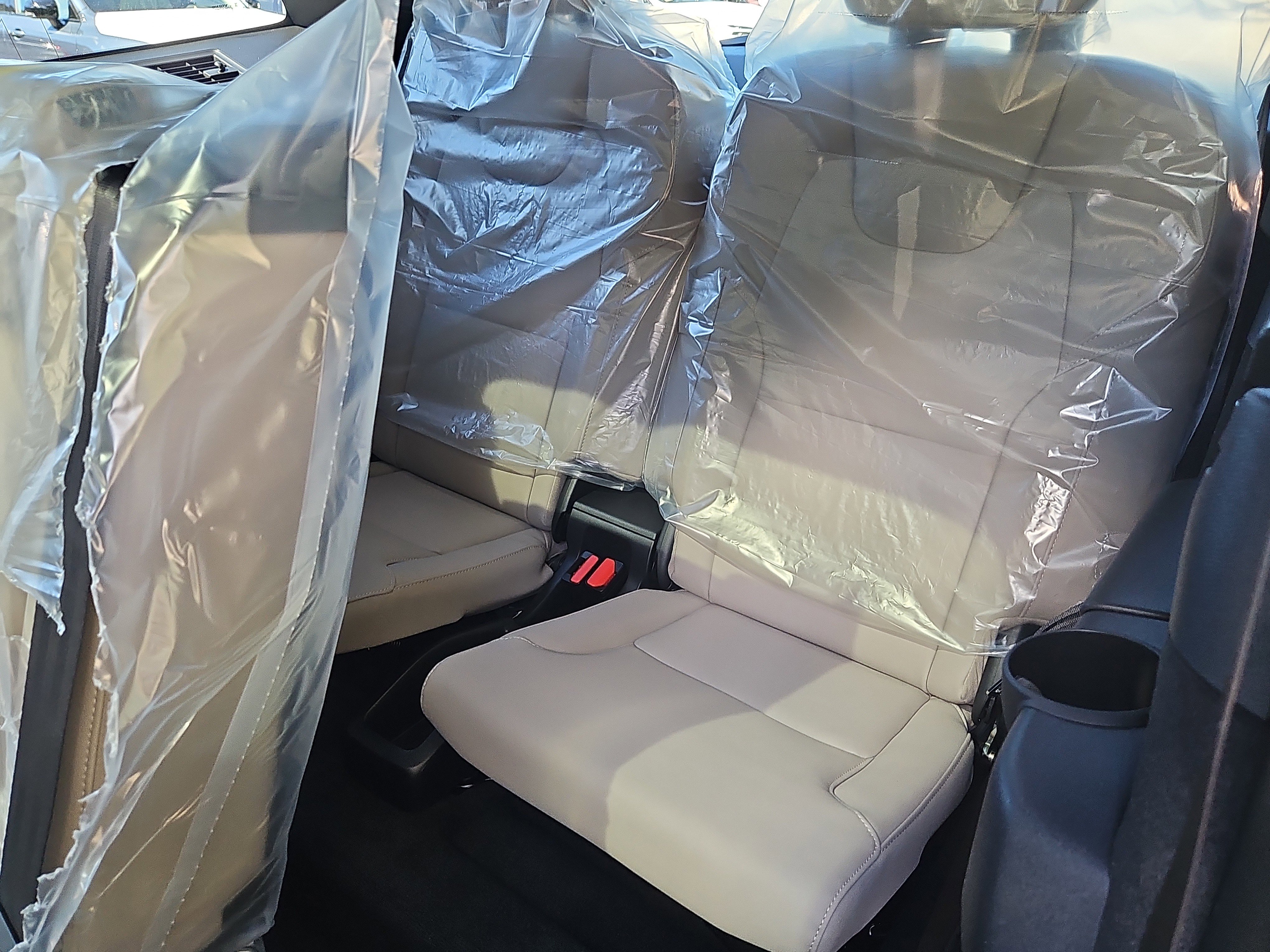 New 2026 Volvo XC90 B6 Plus w/ Protection Package Premier image 22