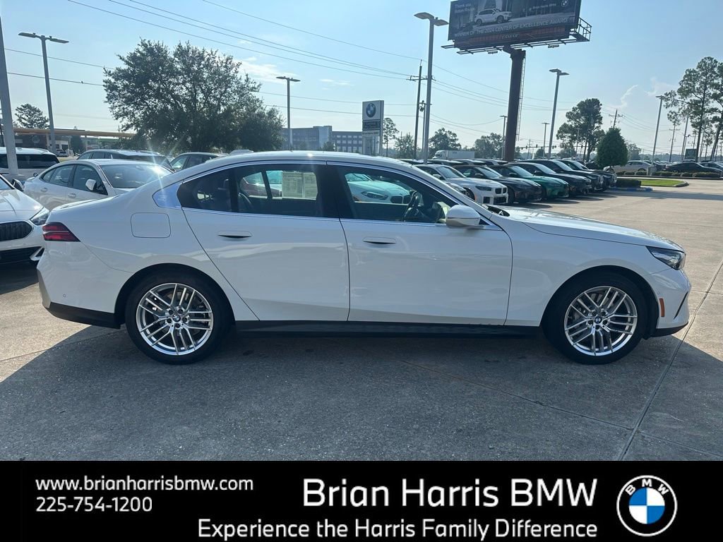 Certified 2025 BMW 530i image 6