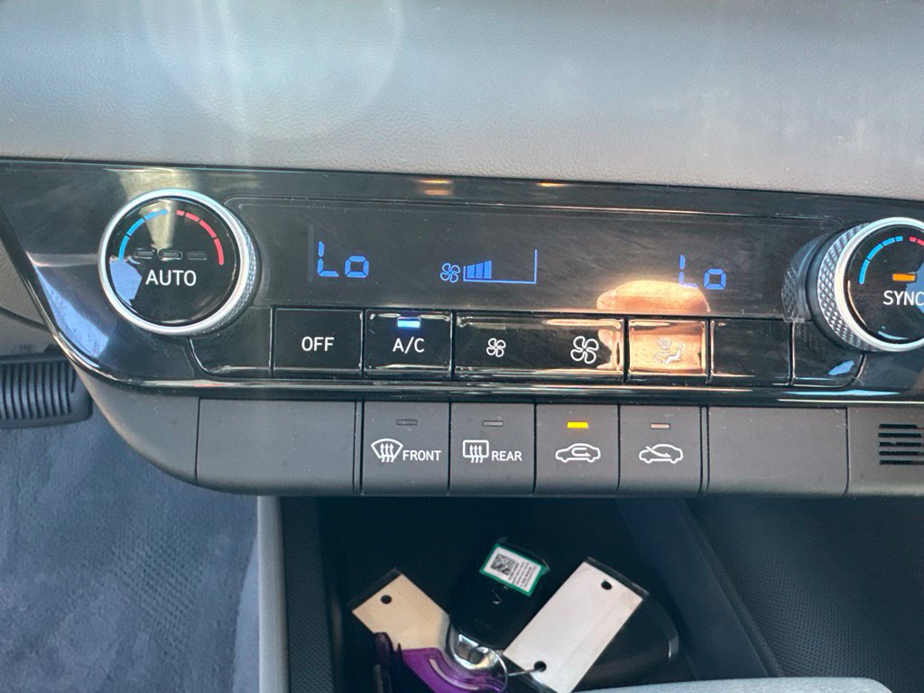 Used 2023 Hyundai Elantra SEL FWD image 22