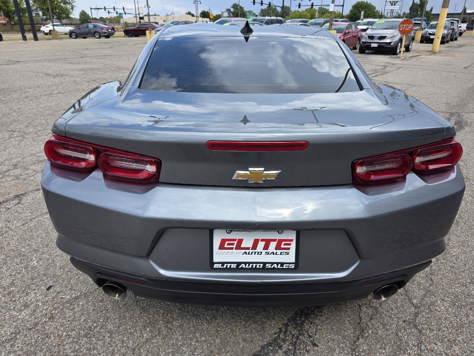 Used 2022 Chevrolet Camaro LT RWD image 6