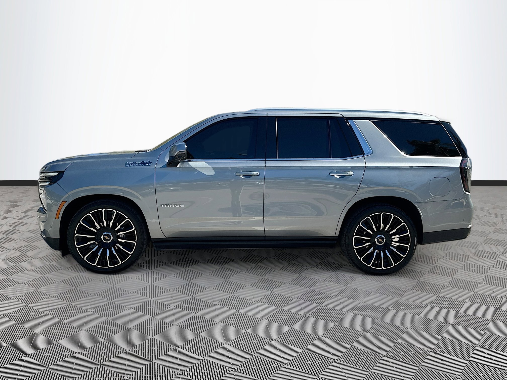 Used 2025 Chevrolet Tahoe High Country image 4