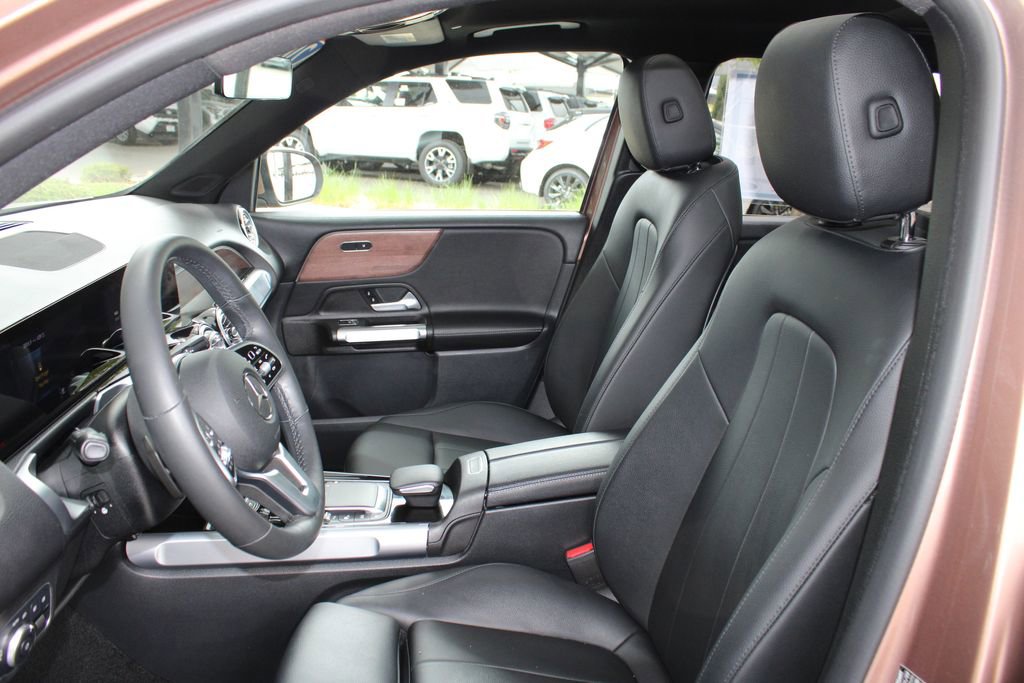 Used 2022 Mercedes-Benz GLB 250 4MATIC image 7