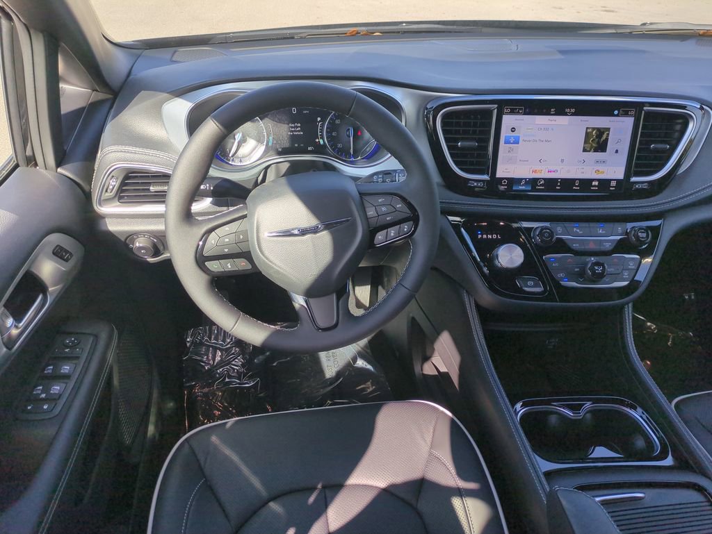 New 2026 Chrysler Pacifica Limited image 17