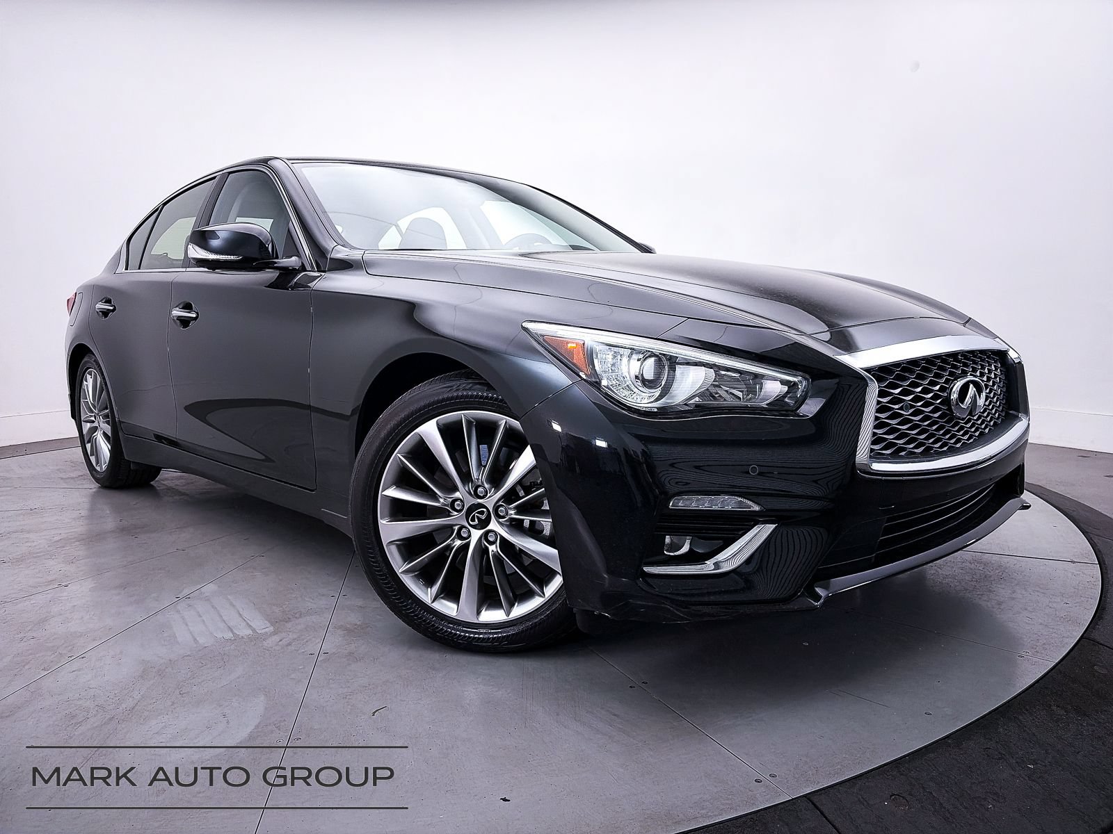 Used 2023 INFINITI Q50 Luxe w/ Cargo Package RWD image 2